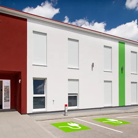 Hotell Cleverhotel 3*