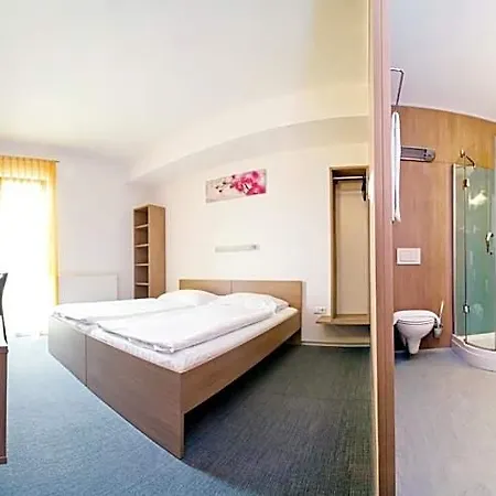 Cleverhotel 3*