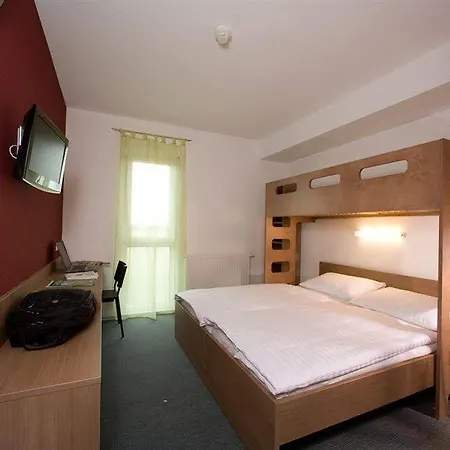 Cleverhotel Hotell 3*